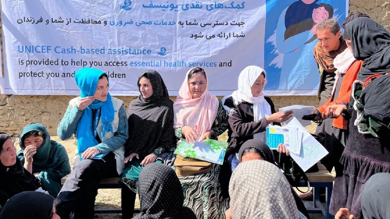 توزیع کمک نقدی به شش هزار خانواده در دایکندی توسط یونیسف
