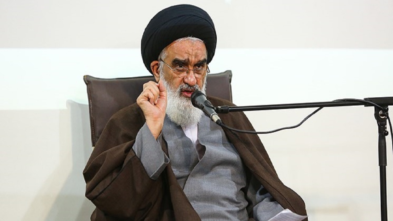 مسئولان برای رفع مشکلات مردم بیشتر تلاش کنند