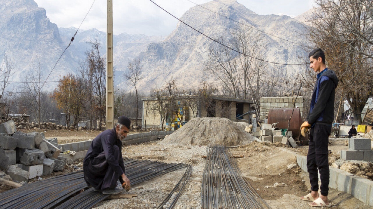 بازسازی مناطق زلزله‌زده شهرستان کوهرنگ از سر گرفته شد