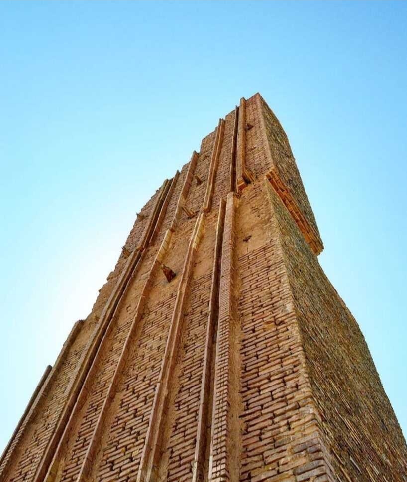 شکوه معماری در مقبره لقمان سرخسی