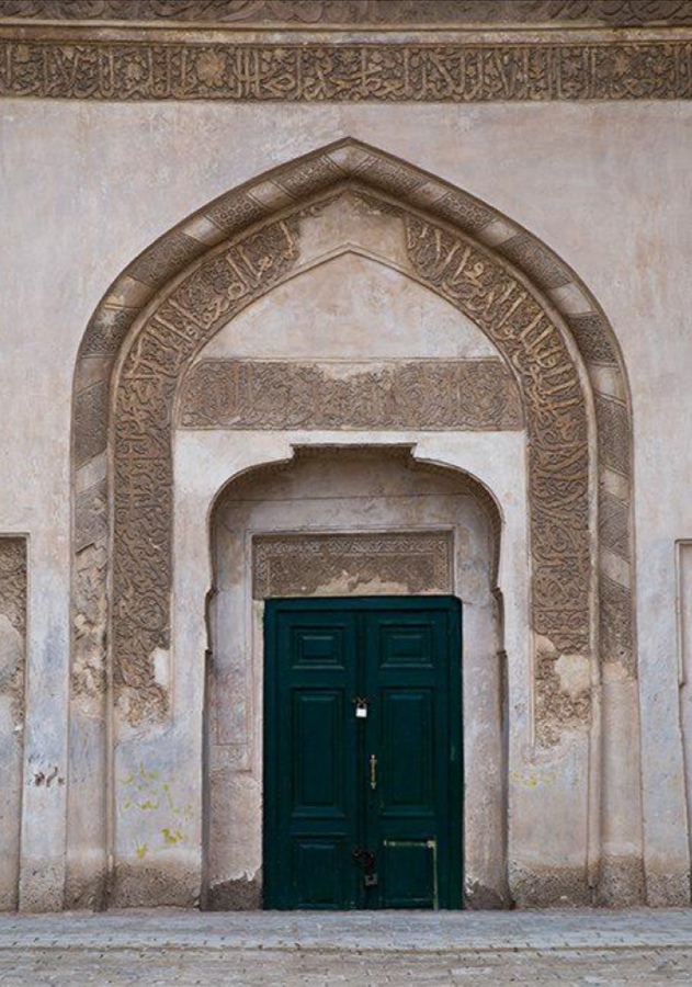 شکوه معماری در مقبره لقمان سرخسی