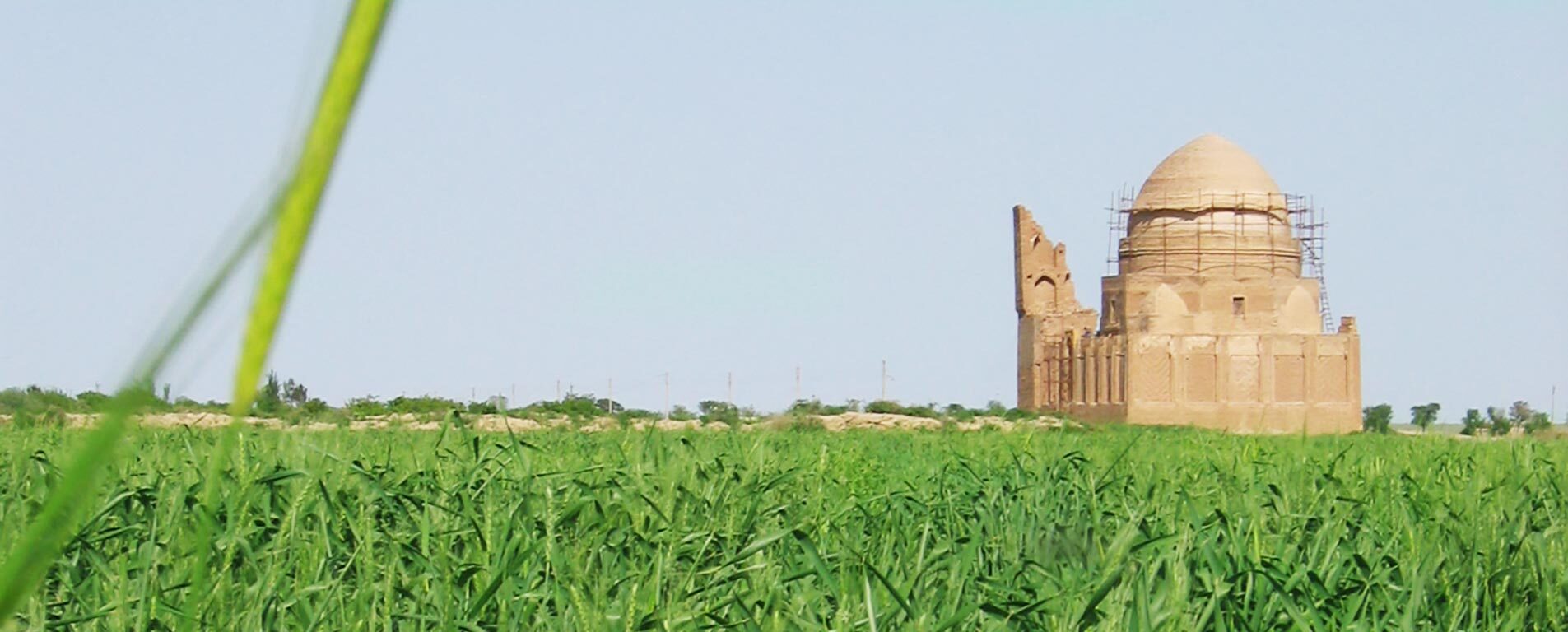 شکوه معماری در مقبره لقمان سرخسی