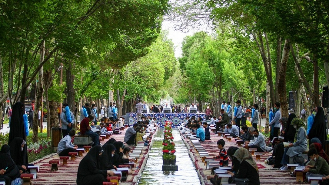 بهار قرآن در گذر فرهنگی چهارباغ اصفهان
