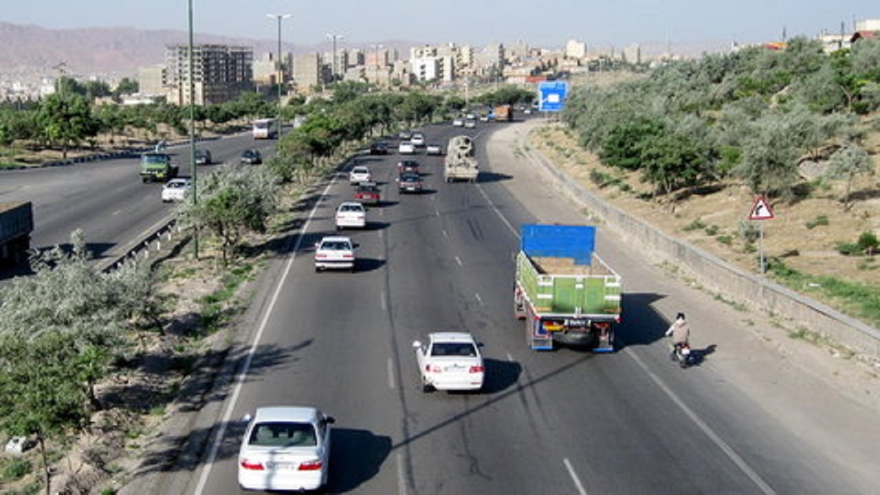 حرکت با دنده‌عقب، خطرناک‌ترین اقدام رانندگان در بزرگراه‎‌ها است