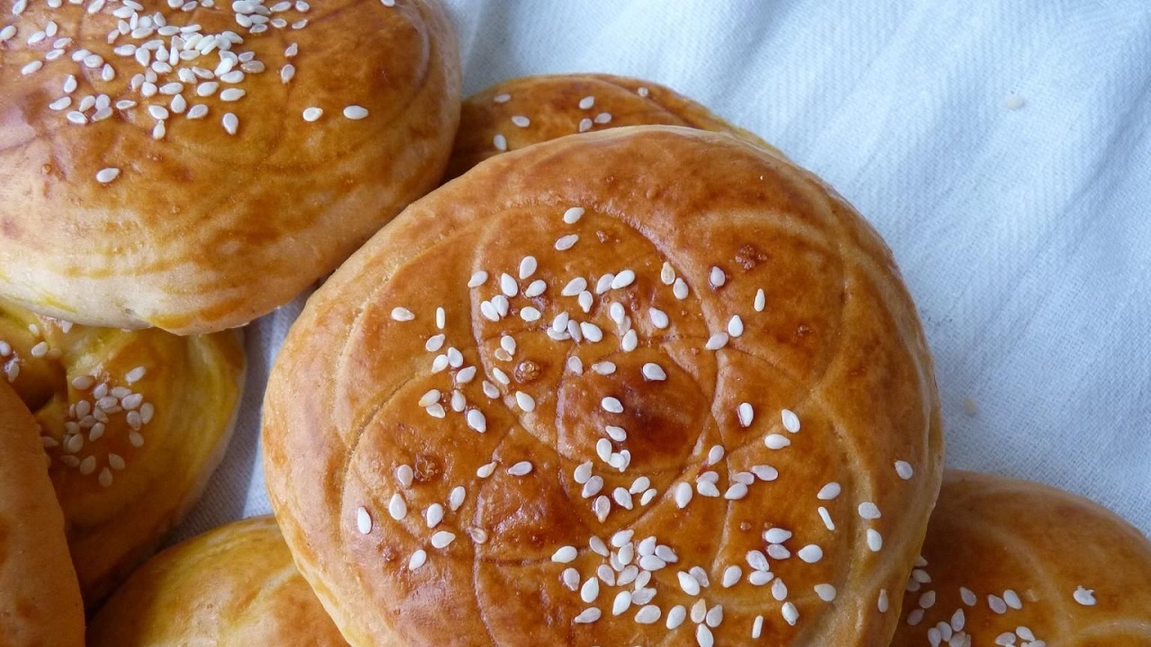 طرز تهیه نان زنجبيل و گردو + فیلم