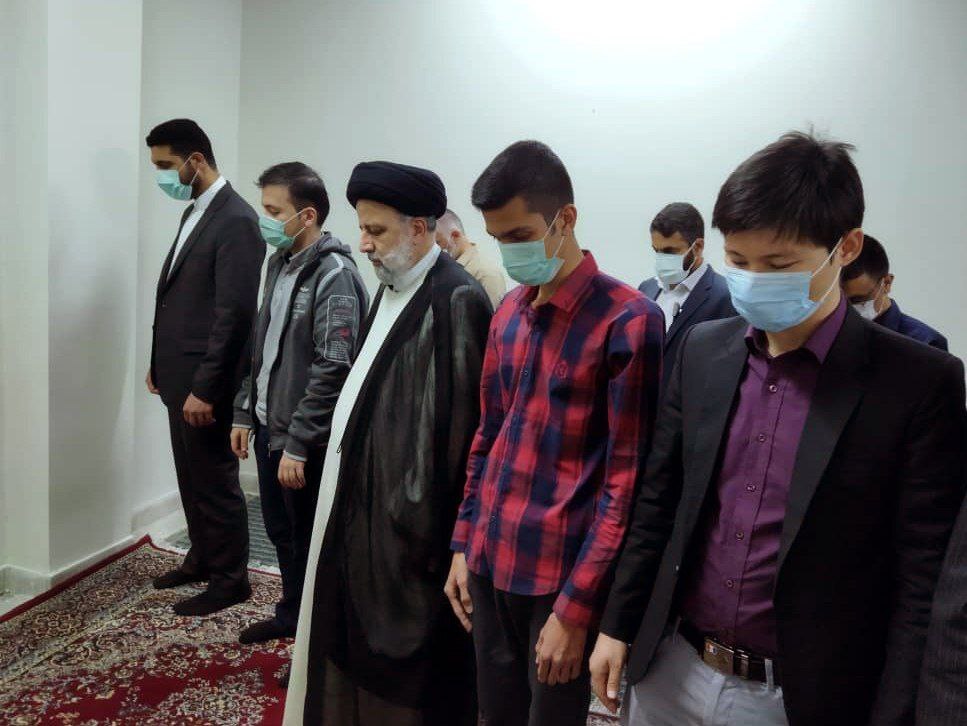 افطار رئیس جمهور ایران در خوابگاه دانشجویان ایرانی و افغانستانی + تصاویر افطار رئیس جمهور ایران در خوابگاه دانشجویان ایرانی و افغانستانی + تصاویر