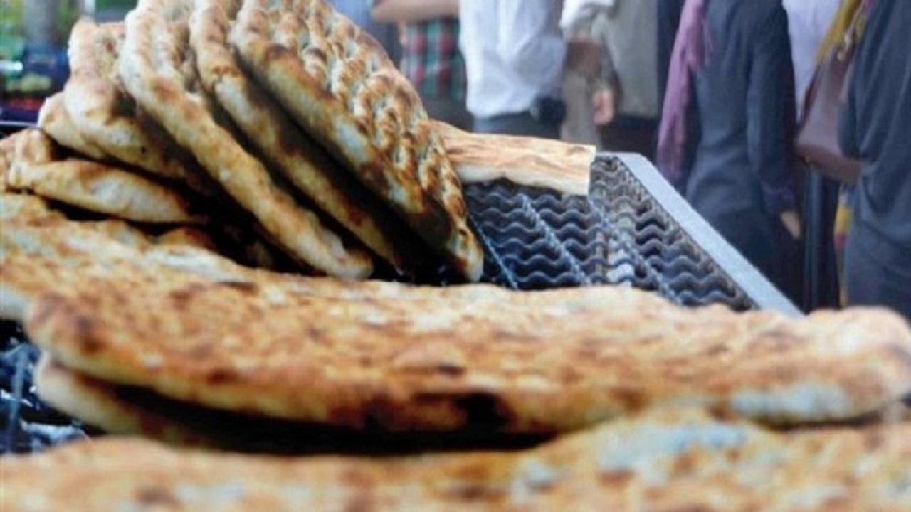 تعطیلی خودسرانه نانوایی ها یکی از دلایل صف های طولانی