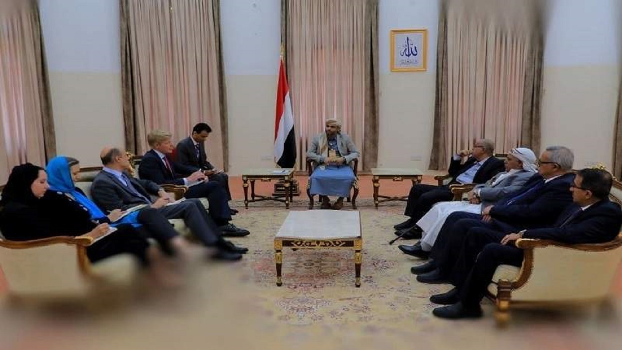 صنعا: رفع محاصره و گشایش فرودگاه ها برای موفقیت آتش بس ضروری است
