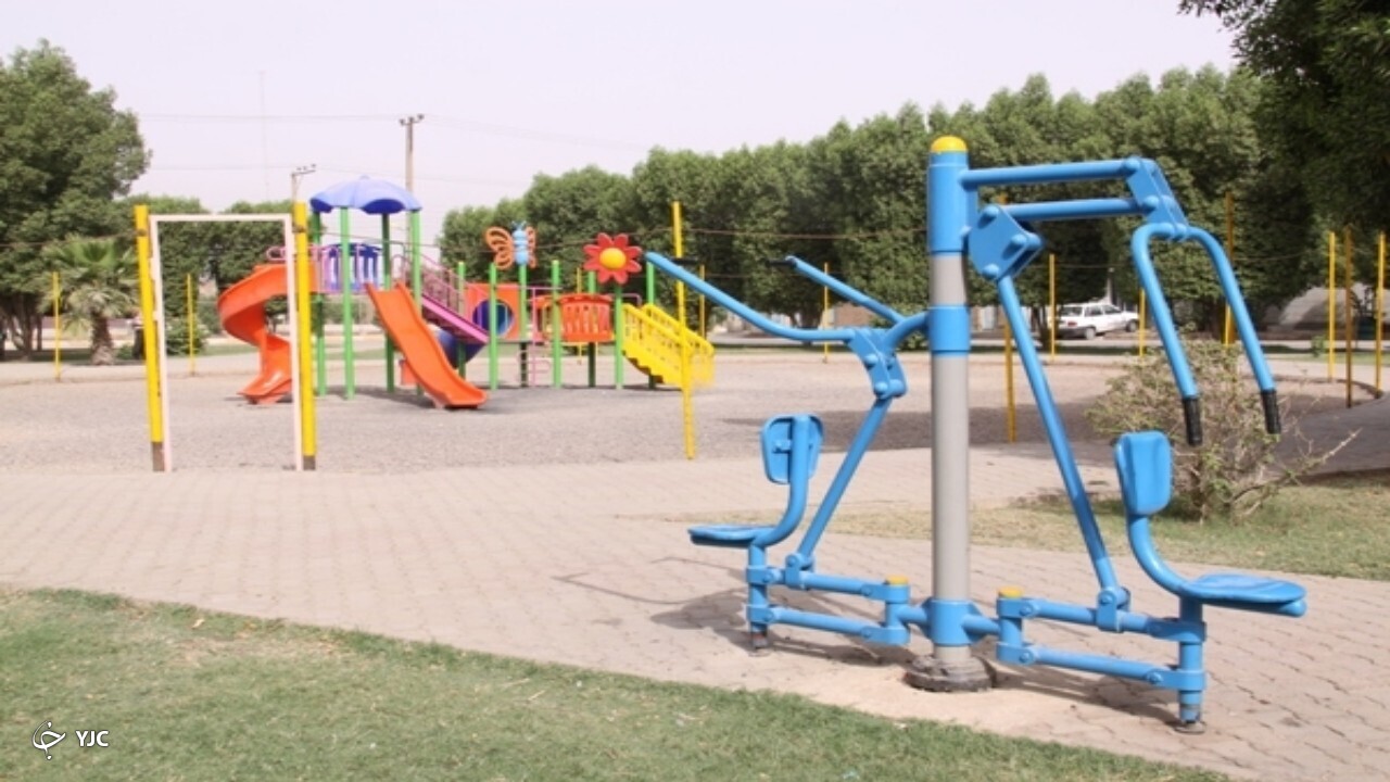 عملیات احداث پارک درون محله "میخک" در مهاباد آغاز شد