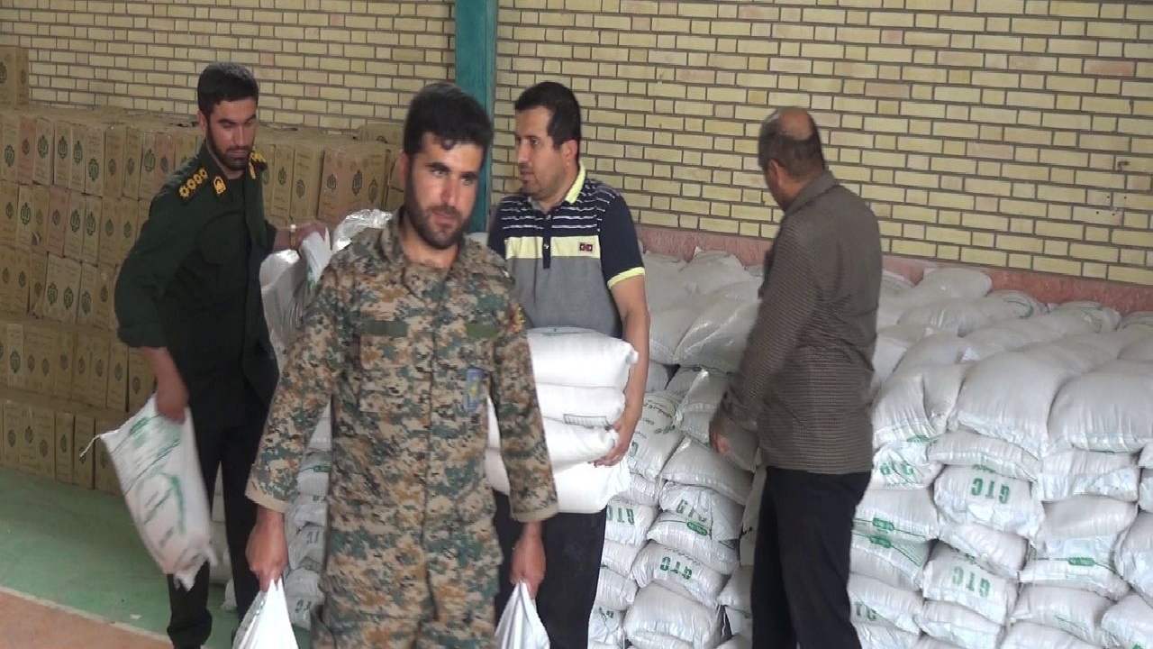 توزیع ۲ هزار بسته معیشتی میان نیازمندان شهرستان بهمئی