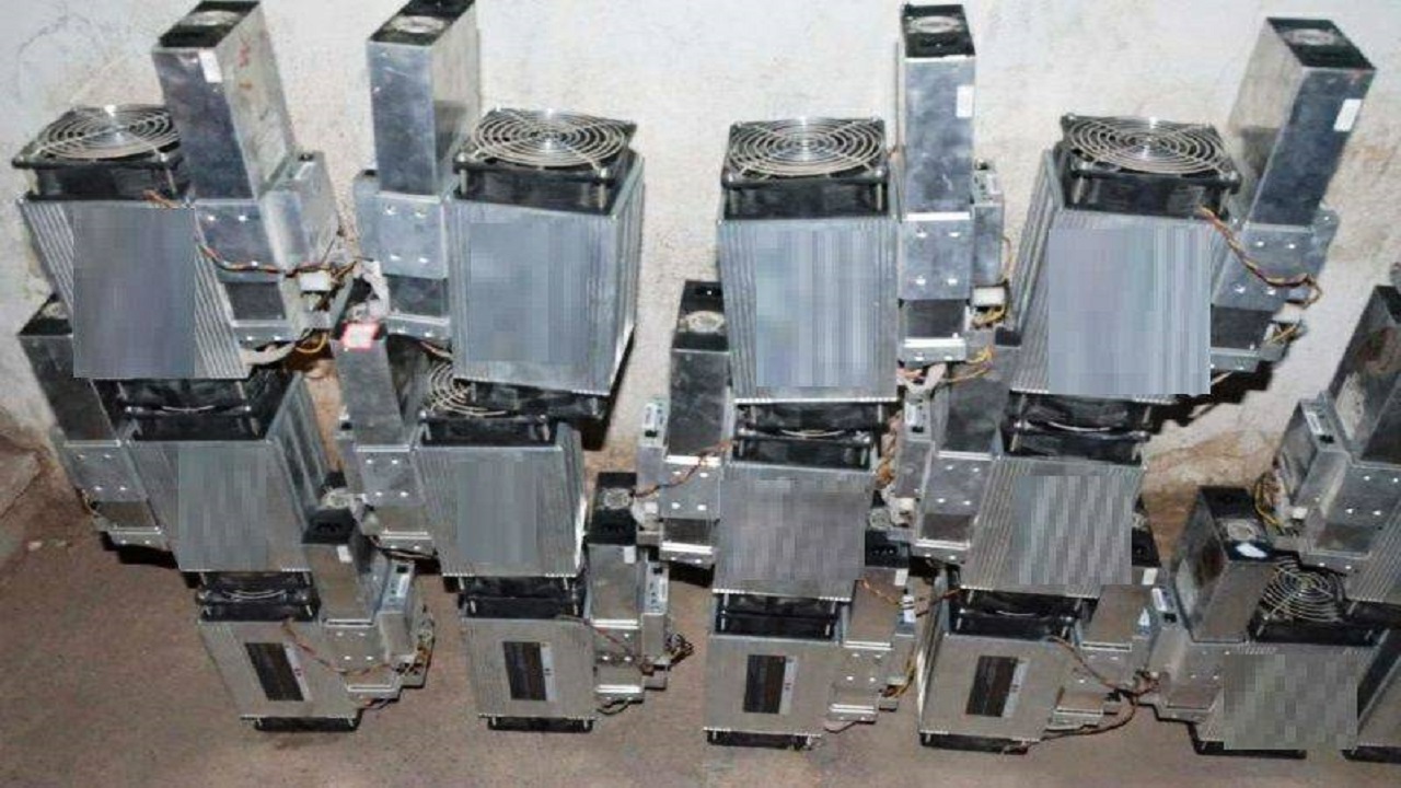 دپو ماینر‌های قاچاق در ۲ کارخانه