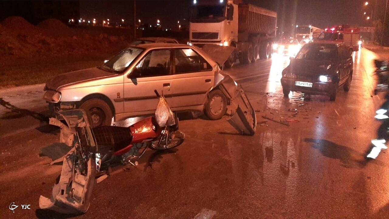۴ مصدوم در تصادف کمربندی مهدی آباد شیراز