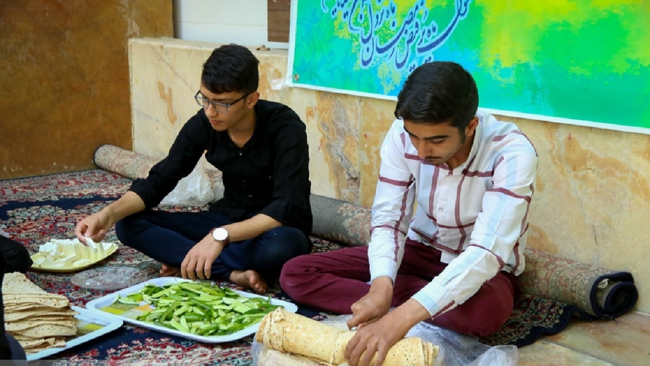 اجرای طرح افطاری ساده با هزینه اندک در کهگیلویه وبویراحمد