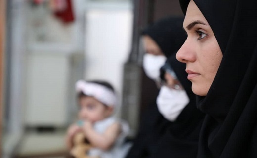 تجلیل استاندار یزد از بانوی نجاتگر هلال احمر+ تصاویر