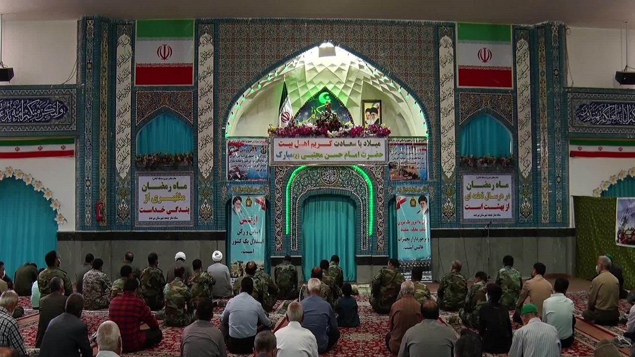 بسترهای لازم برای روزه داری جوانان فراهم شود