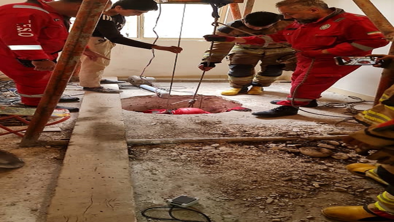 حبس شدن مردی ۴۵ ساله در چاه