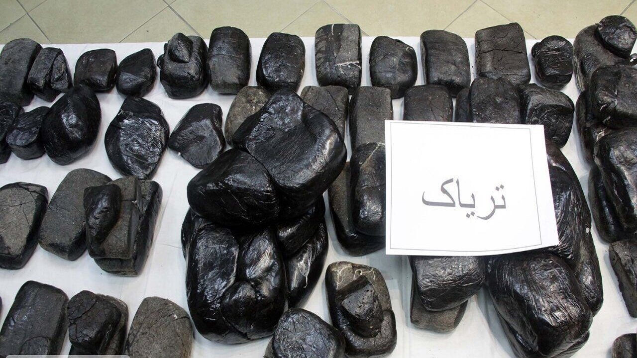 کشف ۹۰۰ کیلوگرم تریاک در نایین