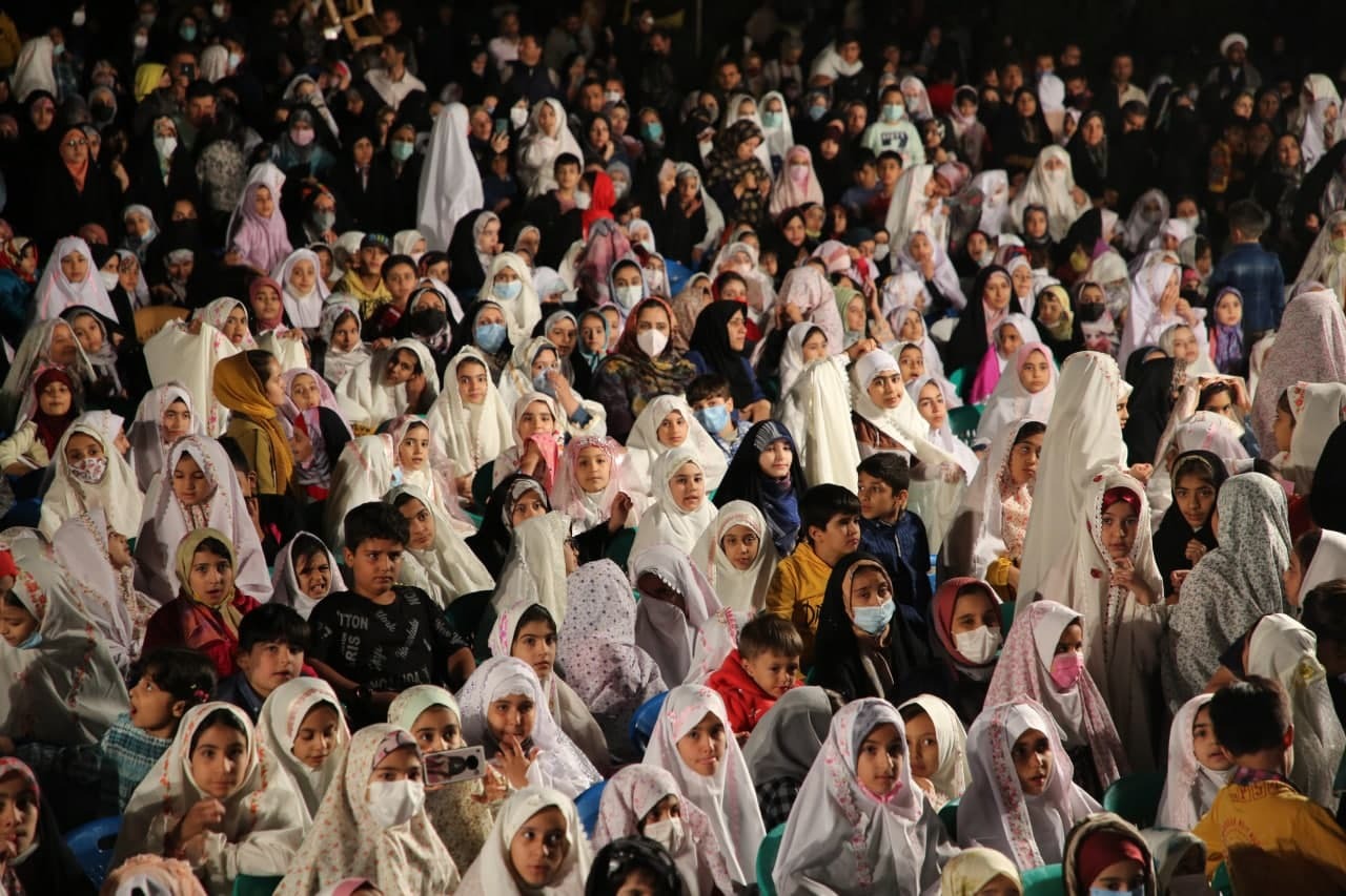 برگزاری جشن روزه اولی&zwnj;ها در میدان نقش جهان در قاب تصاویر
