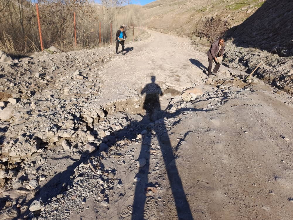 جاده ناهموار روستای همای علیا برای اهالی دردسرساز شد + تصاویر