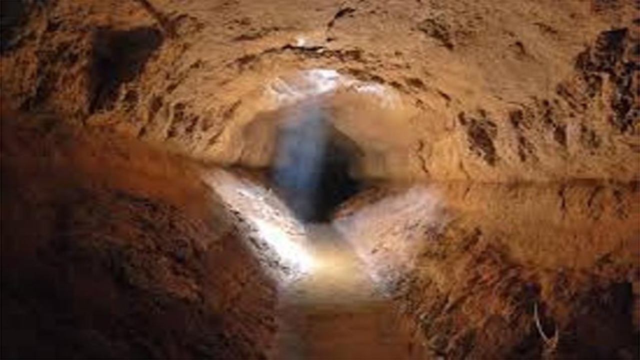 مرمت و بازسازی قنات بوزنجان در بیضا