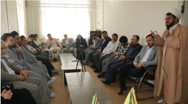 تحولات افغانستان با حضور مهاجرین در قم بررسی شد + تصاویر تحولات افغانستان با حضور مهاجرین در قم بررسی شد + تصاویر