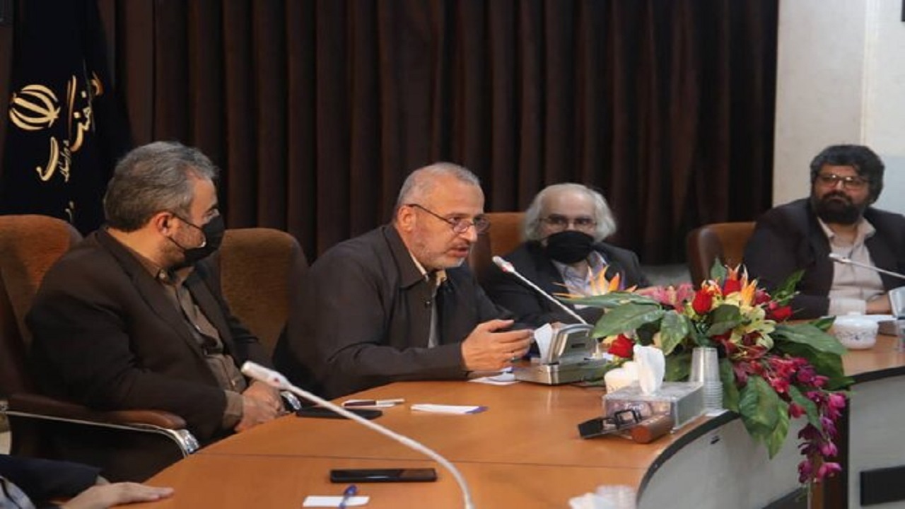 حل مشکلات هنرمندان قمی در سطح استانی و ملی پیگیری می‌شود