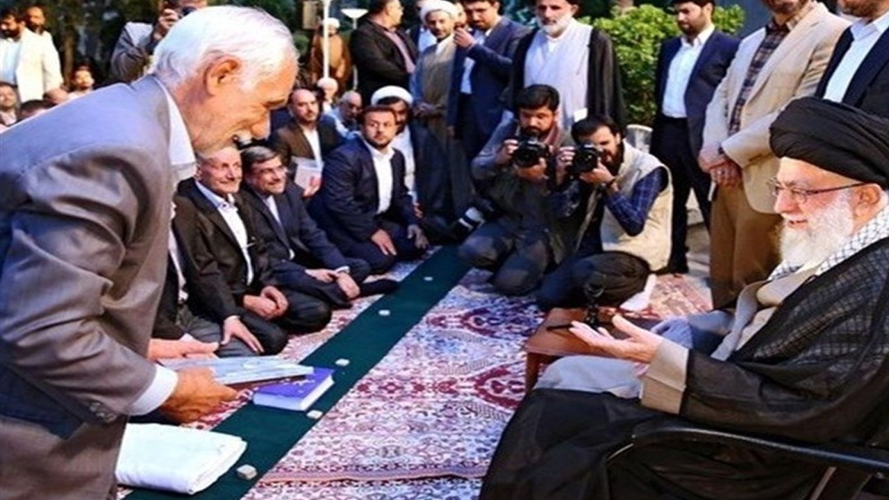 ماجرای درخواست رندانه براتی‌پور برای شعرخوانی مقام معظم رهبری و پاسخ ایشان