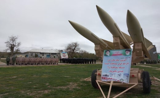 مراسم صبحگاه مشترک نیرو&zwnj;های مسلح  به مناسبت روز ارتش در بجنورد برگزار شد