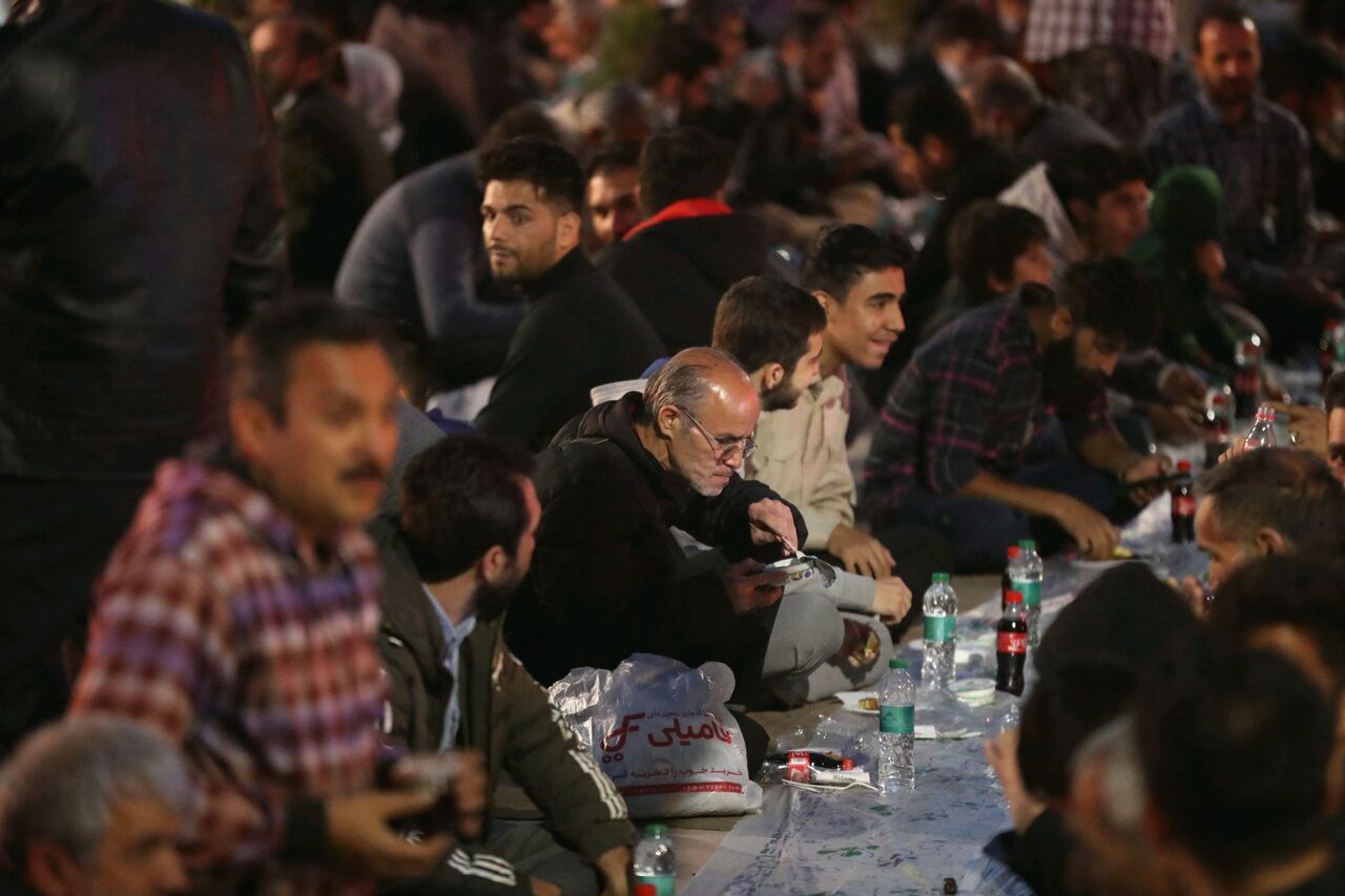 ضیافت افطاری روزه داران به مناسبت ولادت باسعادت امام حسن مجتبی (ع)