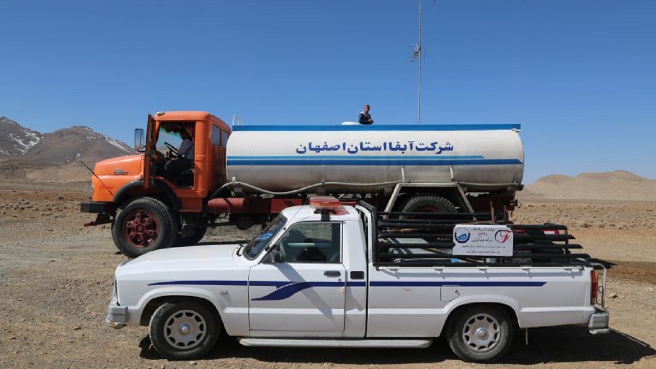 ادامه آبرسانی سیار به روستاهای اصفهان