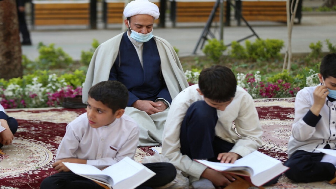 پاسخگویی به سؤالات اعتقادی در گذر فرهنگی چهارباغ