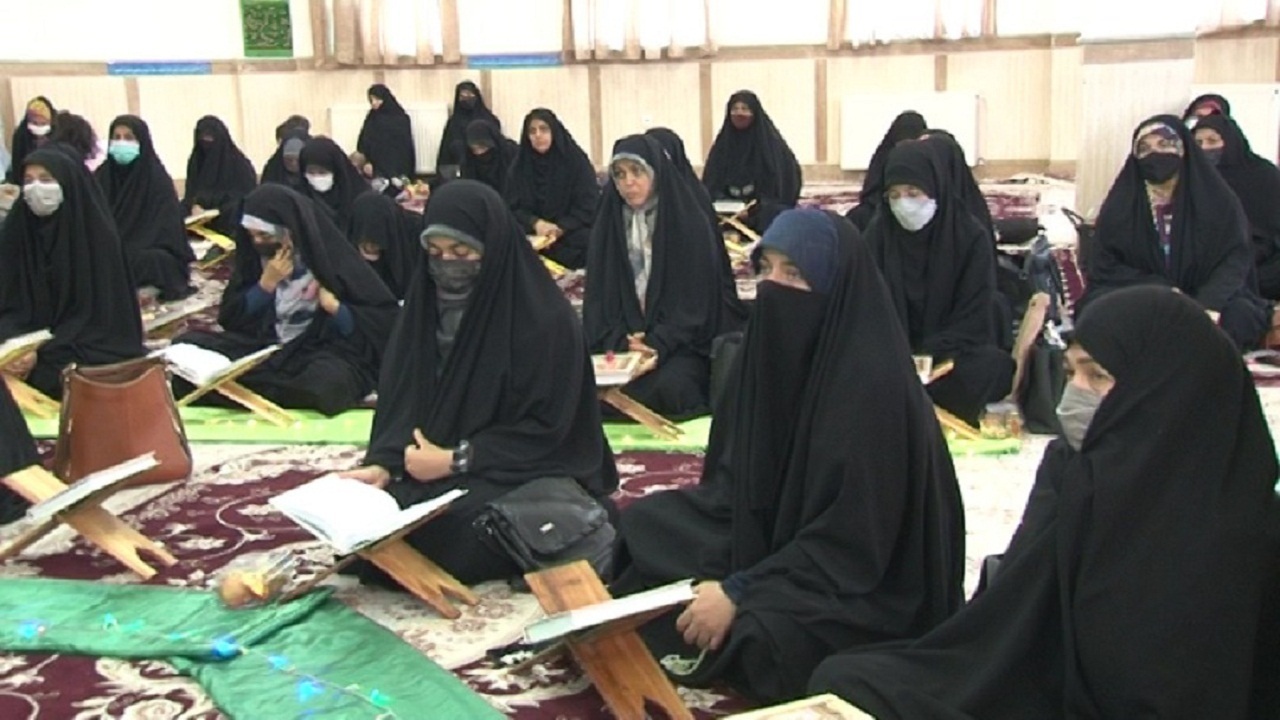 برگزاری مراسم جزء خوانی و تلاوت قران در حوزه علمیه خواهران یزد