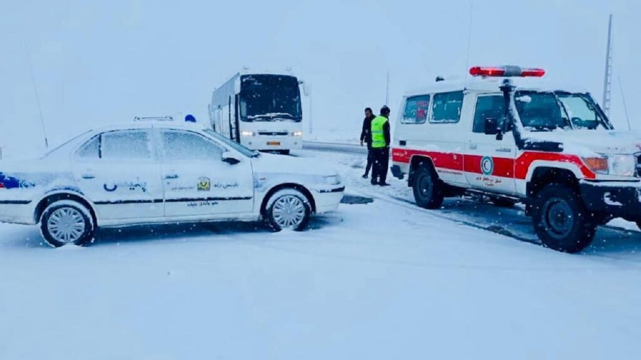 امدادرسانی به ۷۶۳ مسافر نوروزی حادثه دیده در جاده‌های آذربایجان غربی