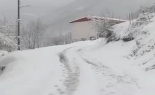 بازگشایی راه ارتباطی ۱۸ روستا در آستارا