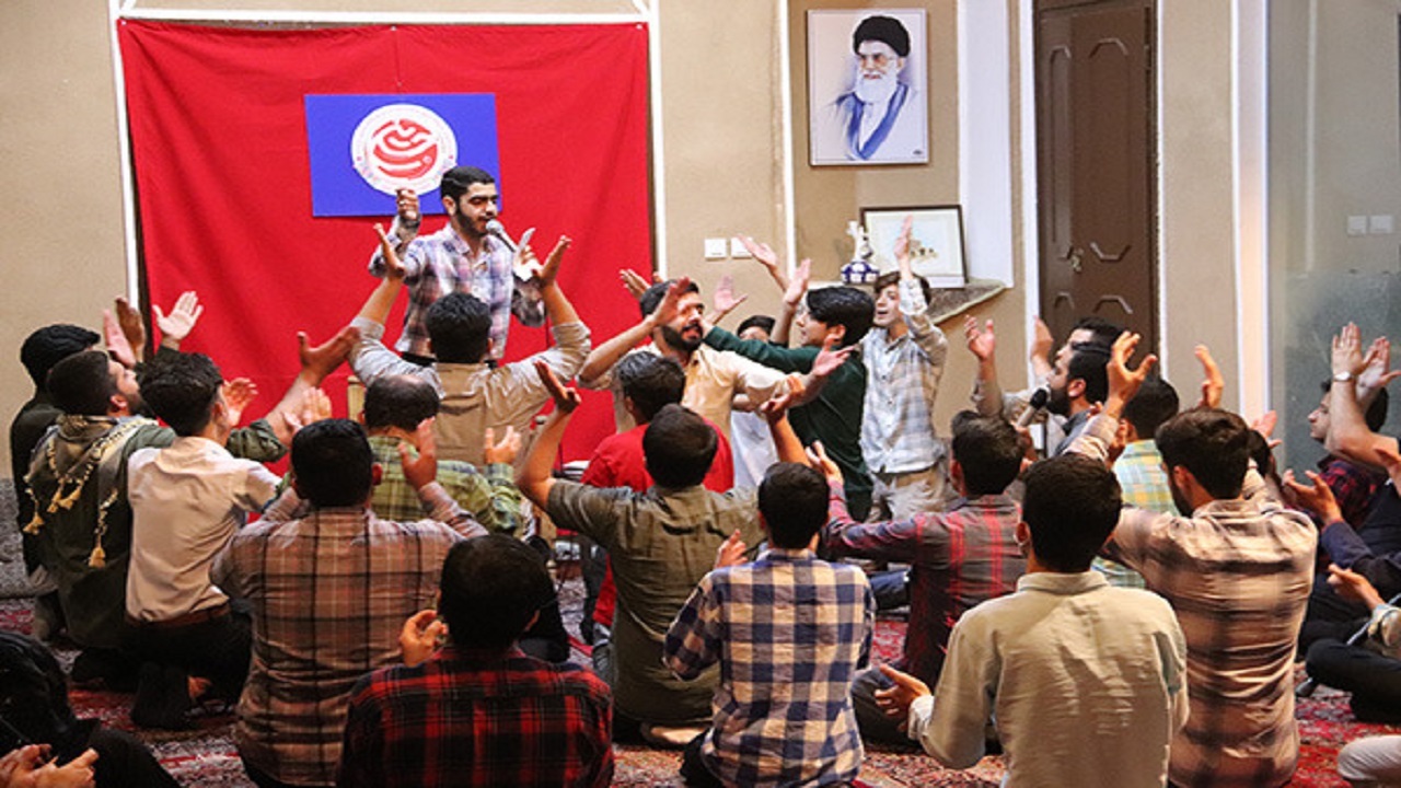 برگزاری محفل هنری « بر سفره کریم » در یزد