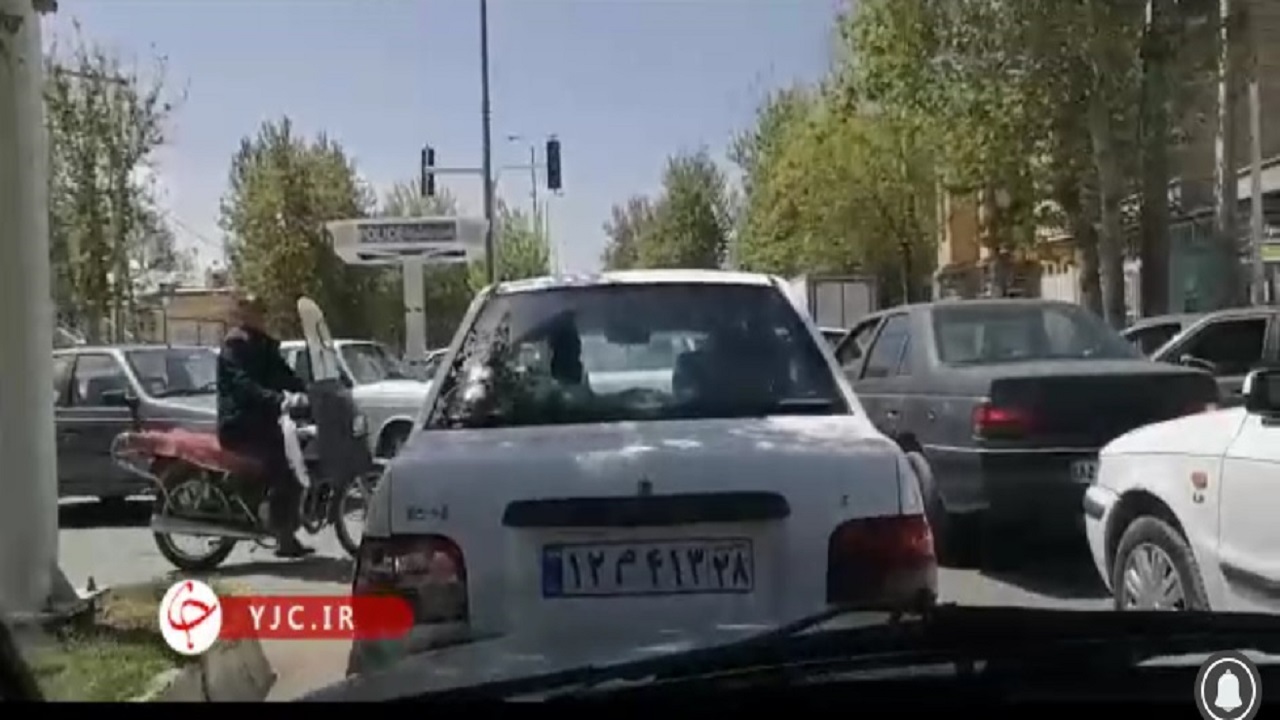 چراغ راهنمایی و رانندگی در چهار راه بهداشت نهاوند هنوز فعال نشده است