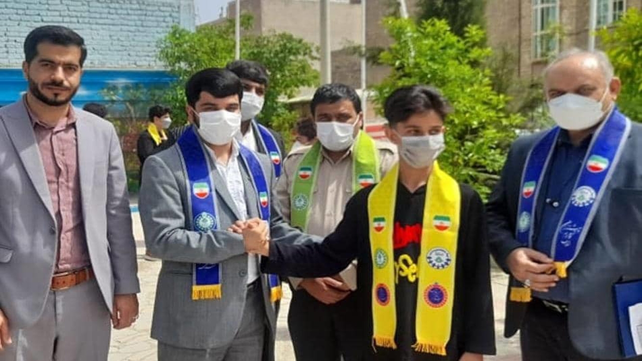 تقدیر رئیس سازمان دانش آموزی فارس از یک دانش‌آموز مرودشتی