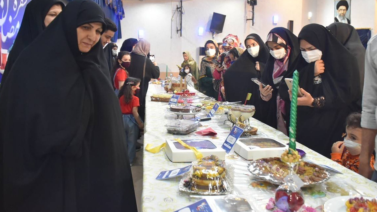 جشنواره سفره رمضان در کاشان برگزار شد