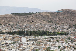گلباران آرامگاه شیخ اجل سعدی در شیراز