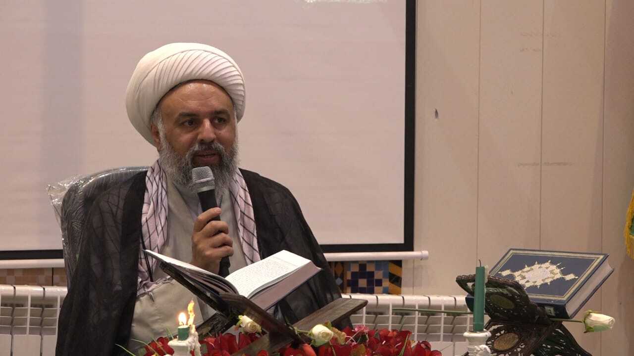 بی تفاوتی نسبت به سواد رسانه، فکر و اندیشه را در اختیار دشمن قرار می‌دهد