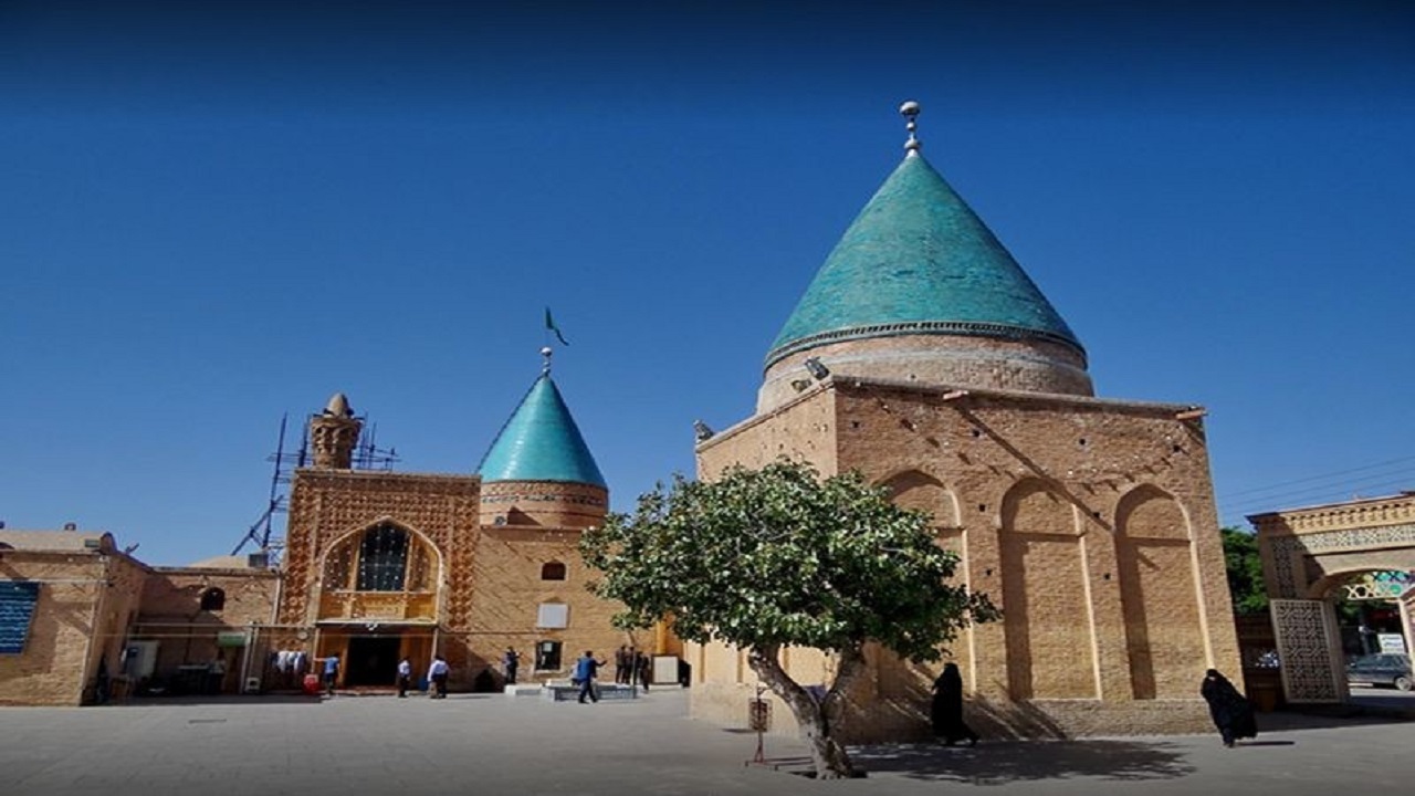 بازدید گردشگران نوروزی از مجموعه آرامگاه بایزید بسطامی + فیلم