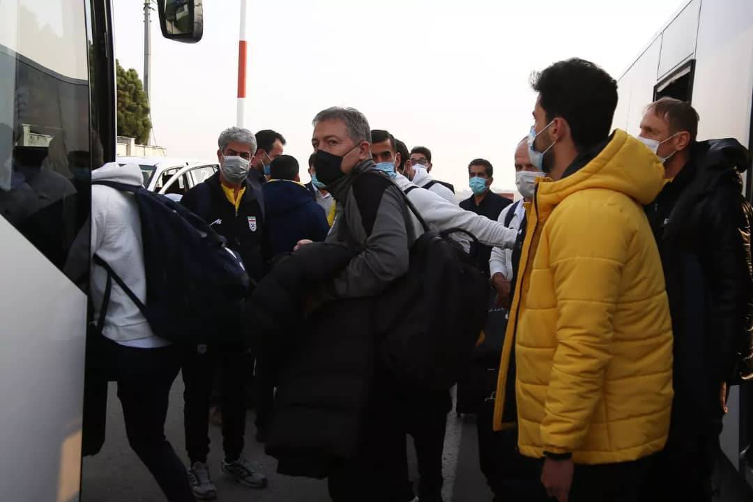 تیم ملی فوتبال لحظاتی پیش وارد مشهد شد+ عکس