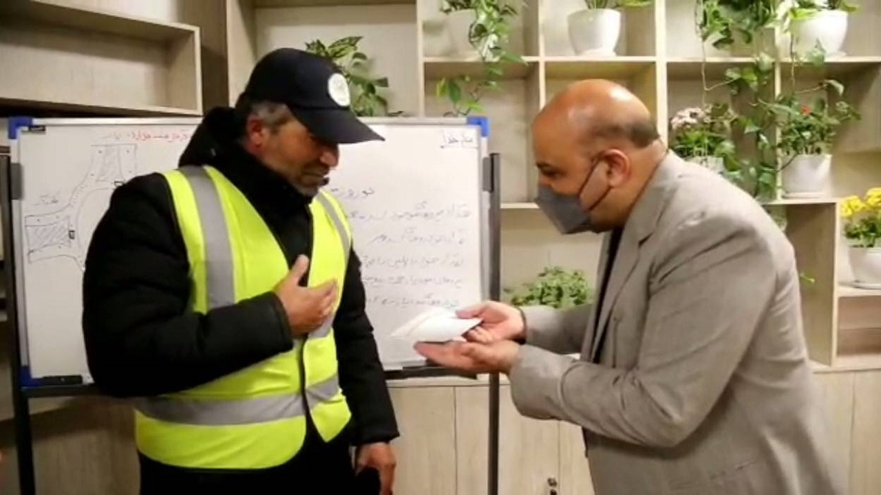مامور سدمعبر مشهدی، ناجی جان زائر خردسال امام رضا(ع) شد+ فیلم