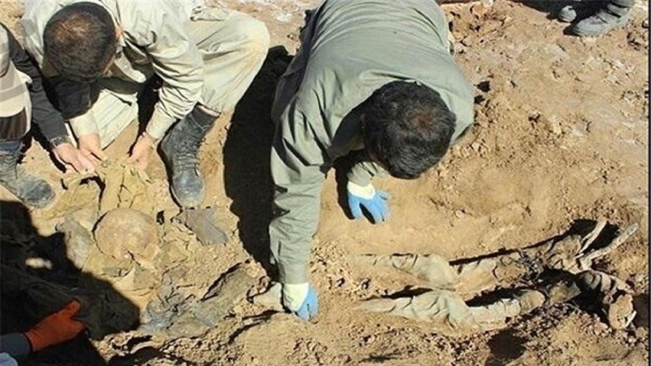 پیکر مطهر یک شهید امروز در منطقه یادمان طلائیه استان خوزستان تفحص شد + فیلم