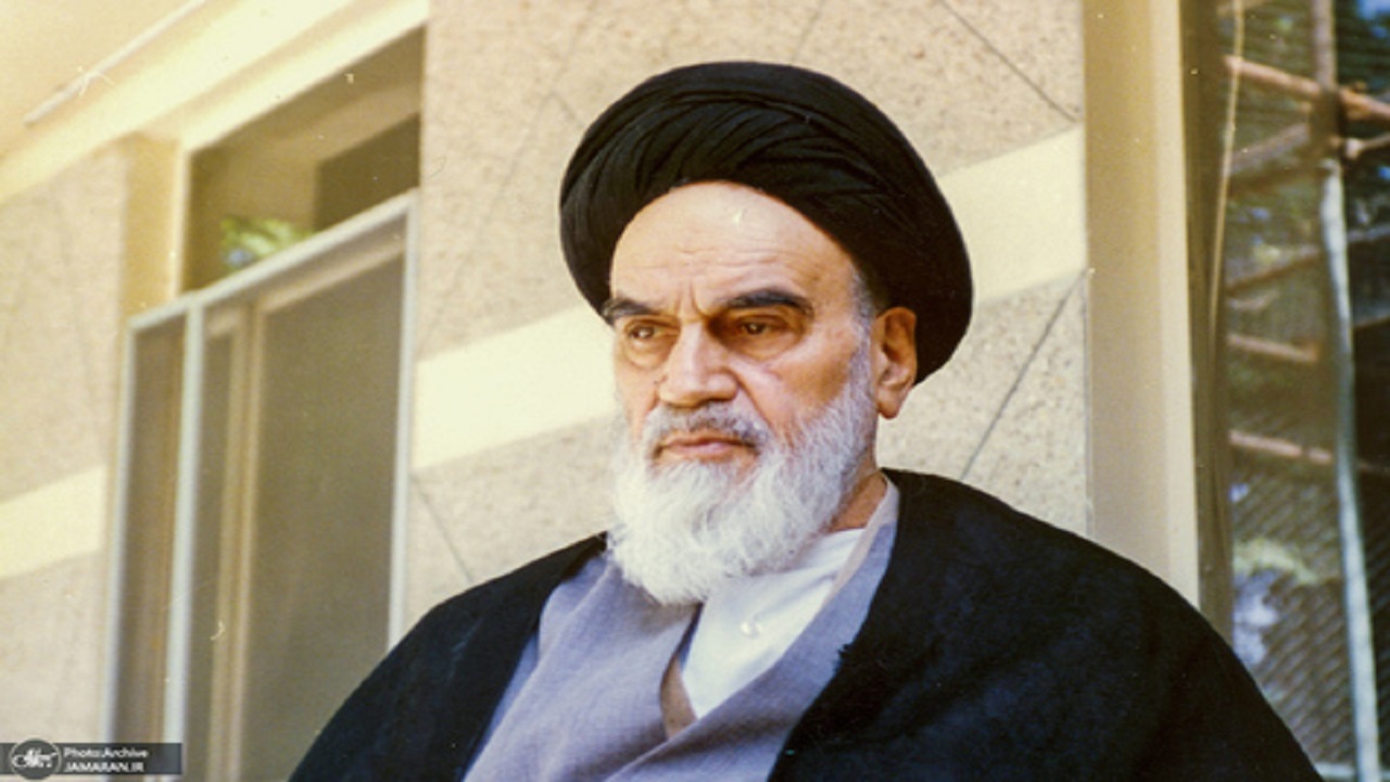 چرا امام به اعضای دفتر عیدی متفاوتی می دادند؟