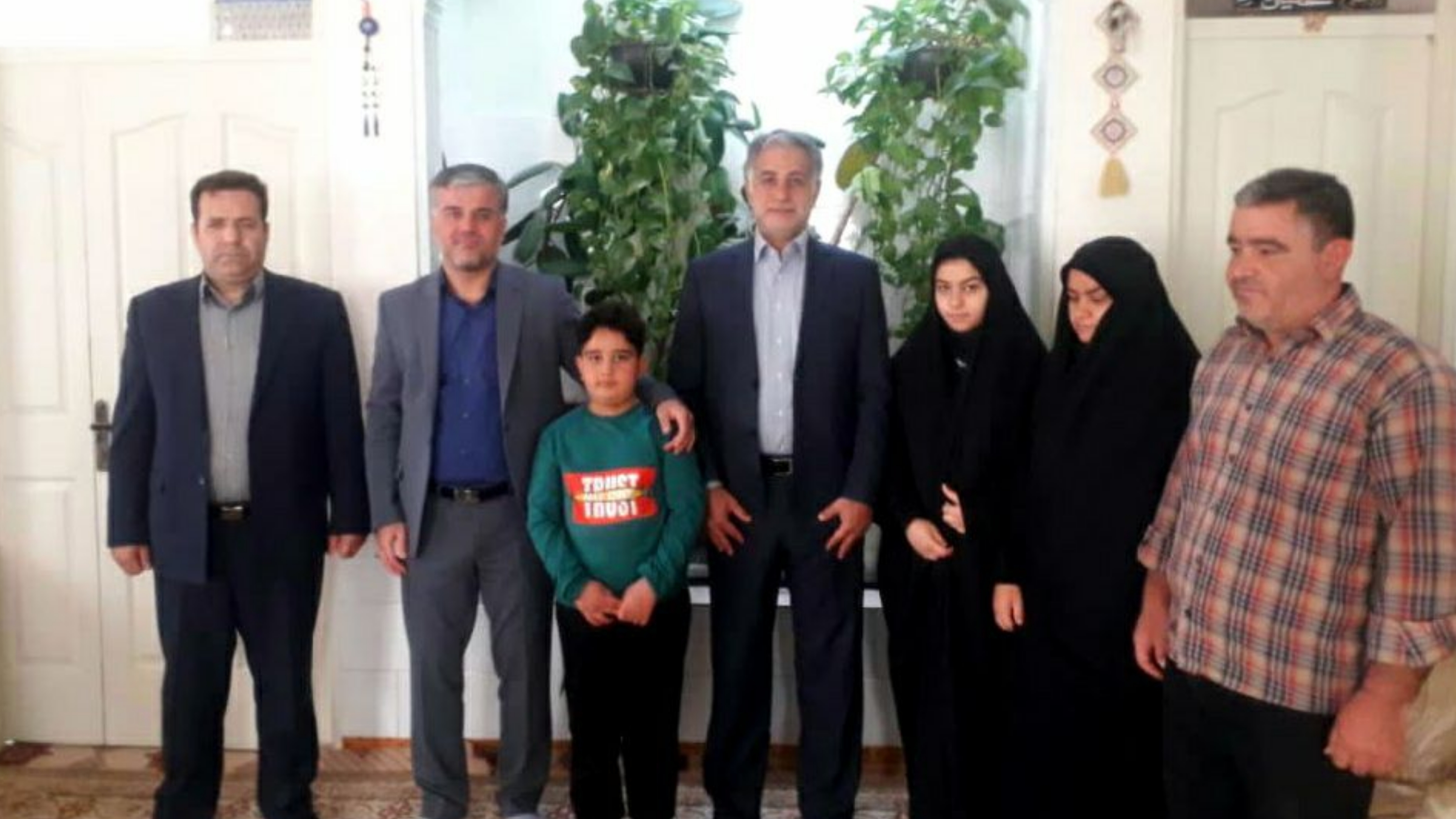 عید دیدنی با خانواده کارگری که در باغ وحش اراک کشته شد