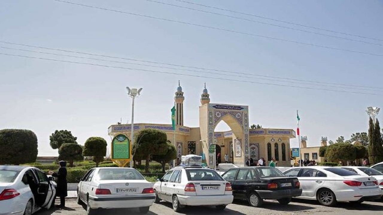 پذیرایی شبانه‌روزی در مسیرهای منتهی به مشهدالرضا (ع)