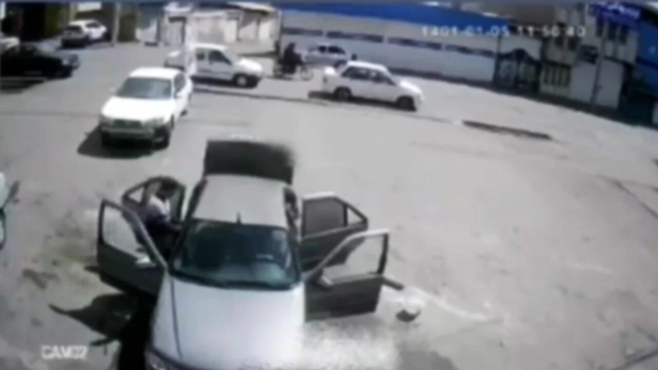 حرکت ناگهانی پراید بدون سرنشین در زنجان + فیلم