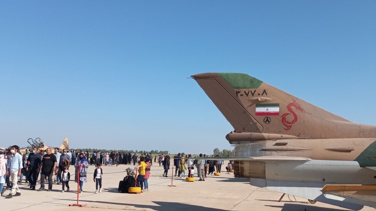 بیش از ۱۰۰ هزار نفر از نمایشگاه هوایی دزفول بازدید کردند