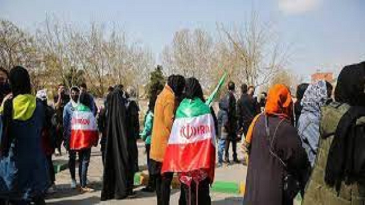 بانوان پشت درب ورزشگاه امام رضا (ع) ماندند